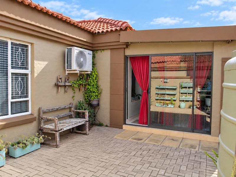 2 Bedroom Property for Sale in Heuwelsig Free State